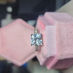 New Stunning Sterling Silver 5ct Princess Cut Engagement Ring